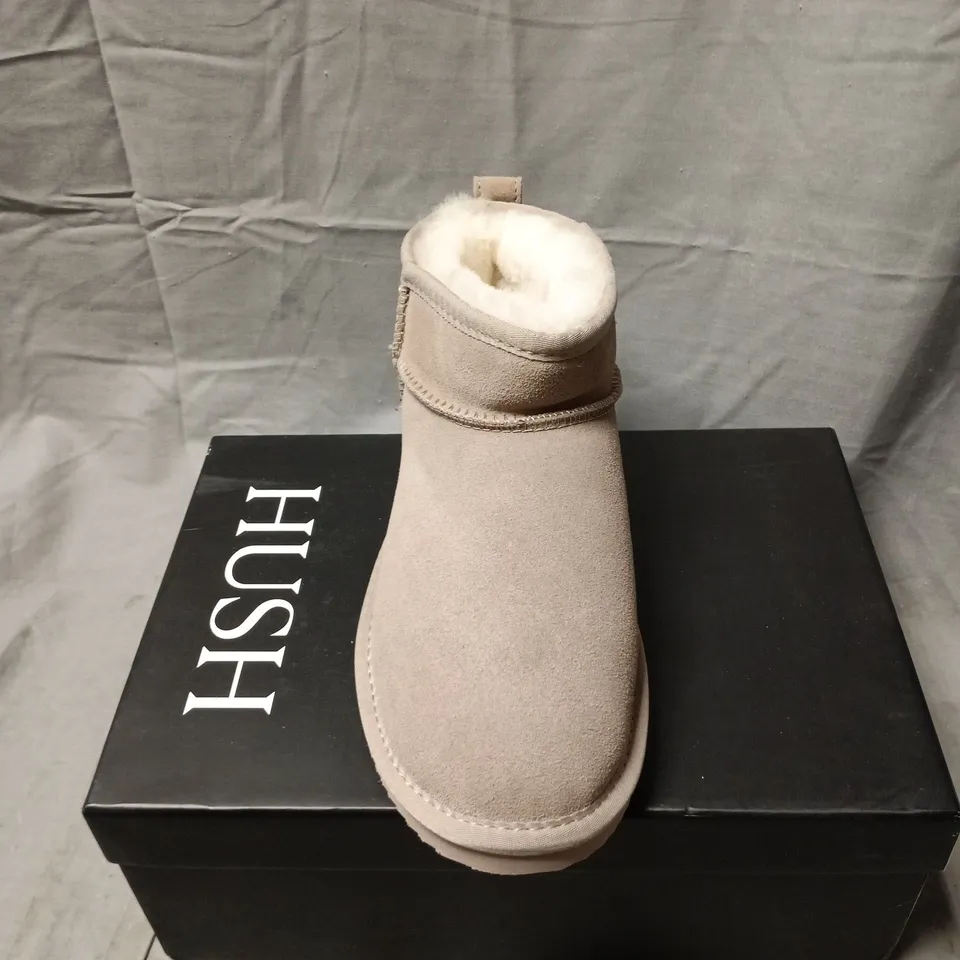 HUSH BEIGE SUEDE ANKLE BOOTS WITH WHITE SHEARLING LINING – SIZE 39 BOXED