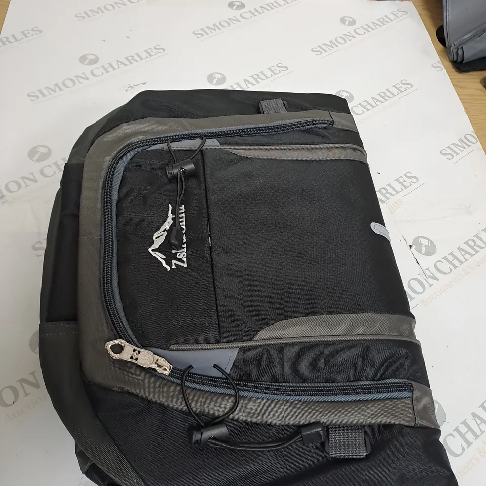 ZSHU CNIU BLACK CARRY ON BAG 