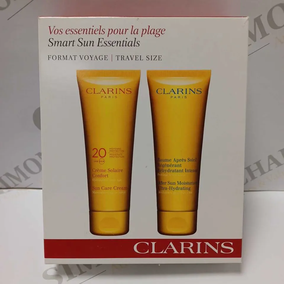 CLARINS SMART SUN ESSENTIALS SUN CARE SET 