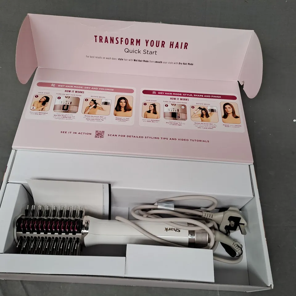 BOXED SHARK SMOOTHSTYLE HOT BRUSH & SMOOTHING COMB