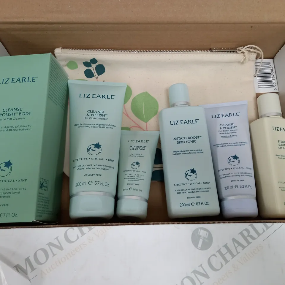 LIZ EARLE 7-PIECE BEAUTY SET 