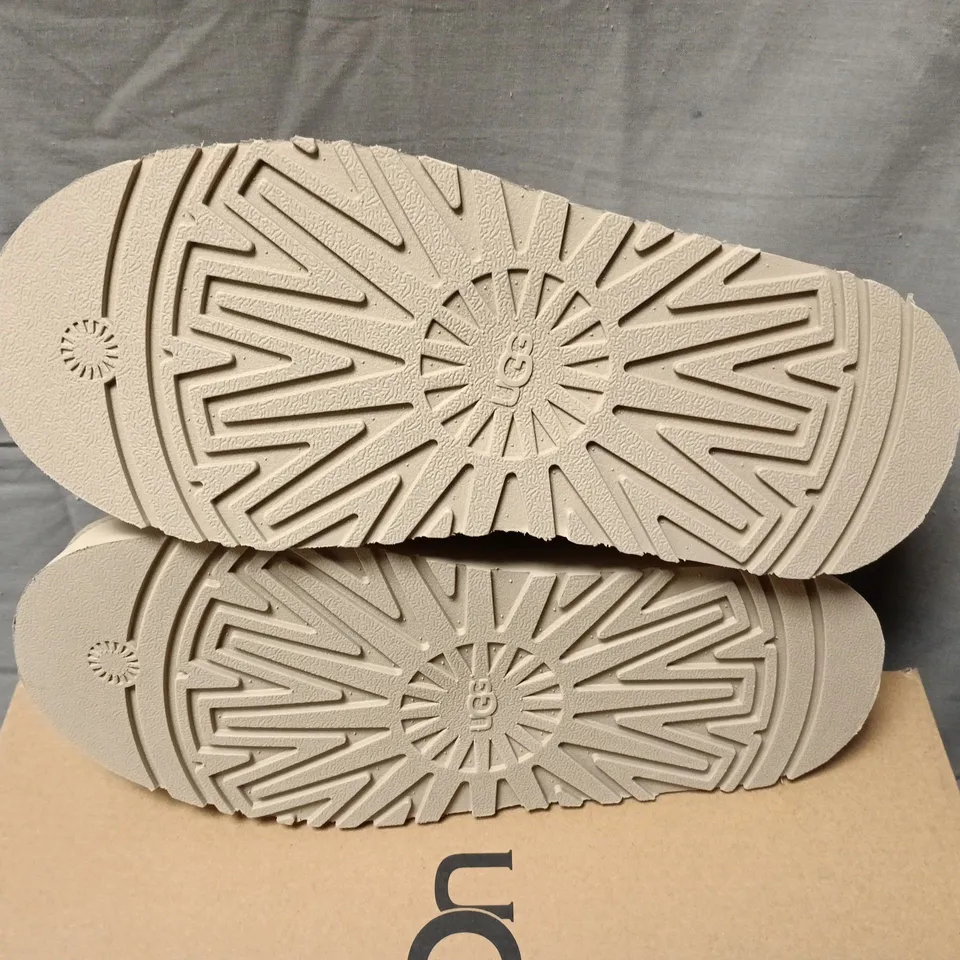 BOXED UGG WOMEN’S TAZZ II SLIPPERS – BEIGE SUEDE, UK 5 (US 7)