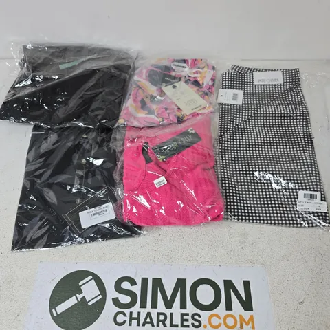 APPROXIMATELY 25 ASSORTED CLOTHING ITEMS IN VARIOUS SIZES, STYLES & COLOURS TO INCLUDE BRANDS SUCH AS PURE & NATURAL, SUGAR CRISP, ADYTTA, ETC - COLLECTION ONLY