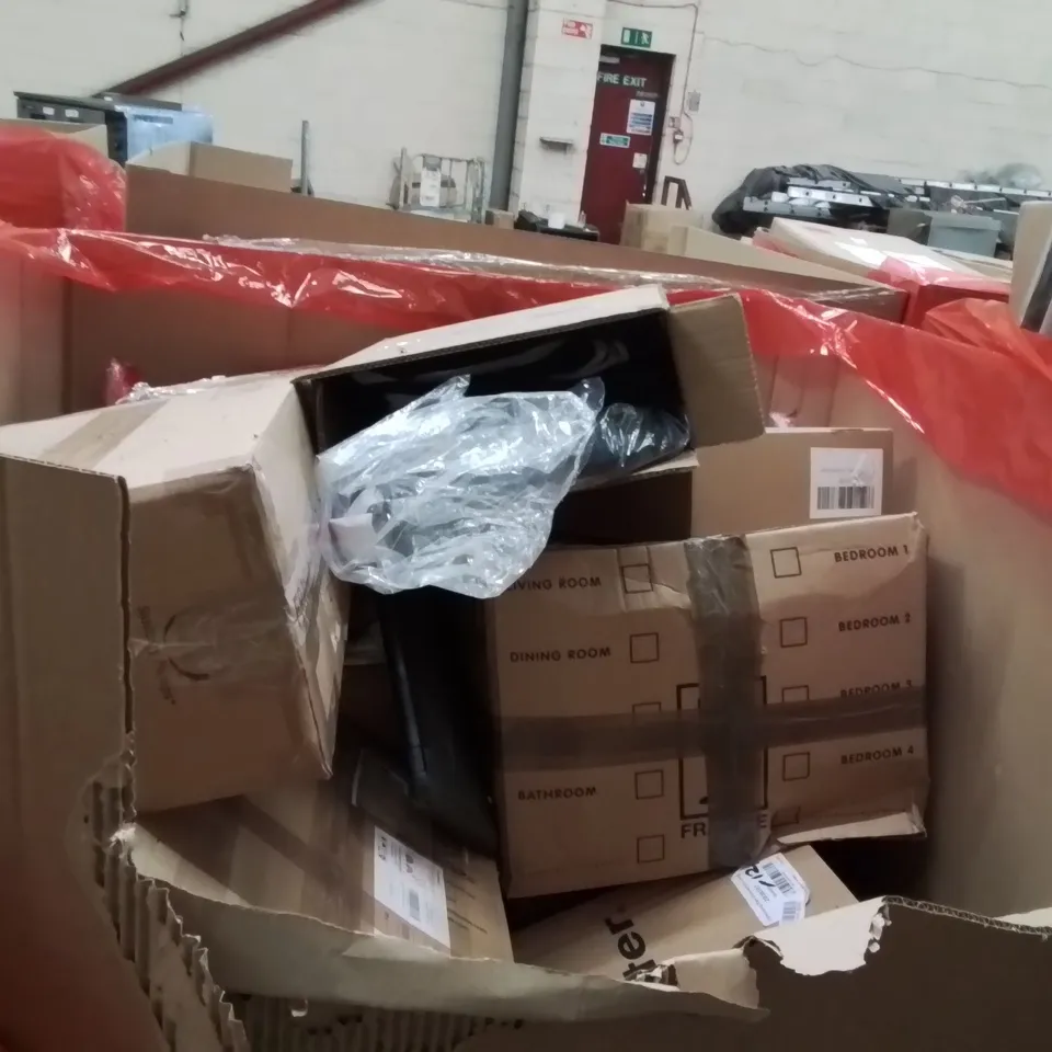 PALLET OF ASSORTED HOUSEHOLD GOODS AND PRODUCTS TO INCLUDE;FRYING PAN,CAT LITTER TRAY,TOILET ASSIST RAIL 