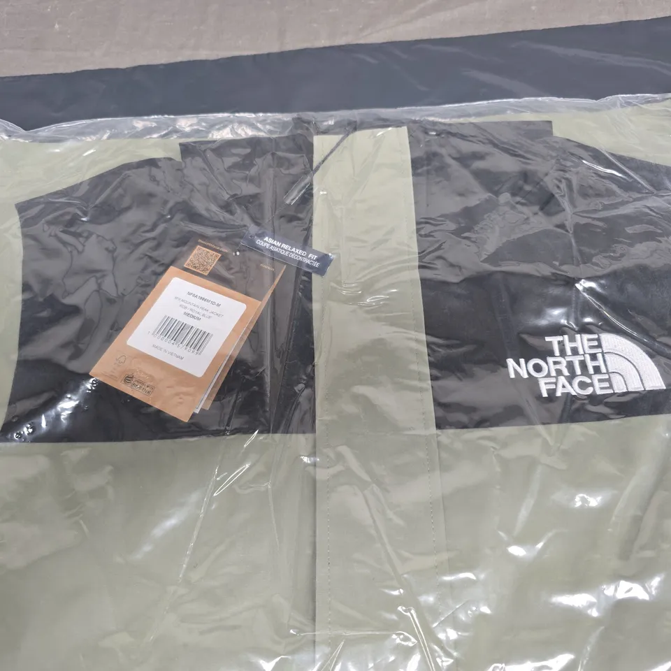 THE NORTH FACE MOUNTAIN PEAK JACKET IN GREEN SIZE MEDIUM 