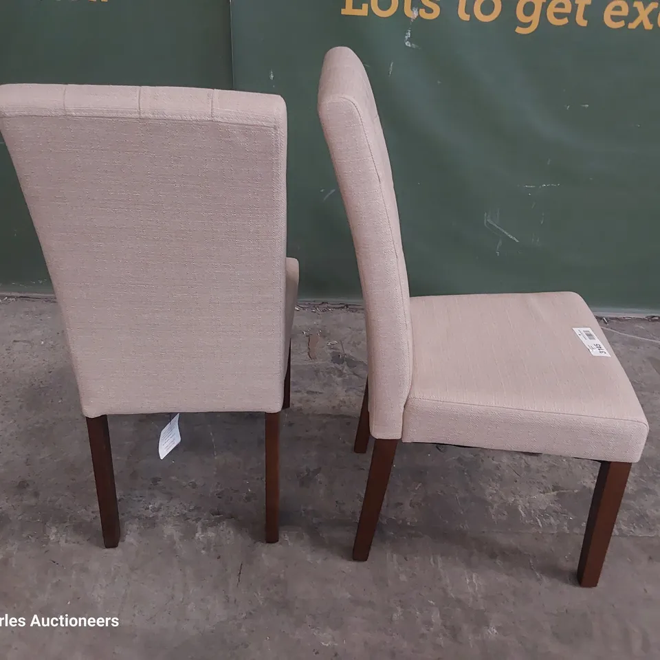 PAIR OF UPHOLSTERED BUTTONED BACK DINING CHAIRS NATURAL FABRIC ON DARK WOOD LEGS 