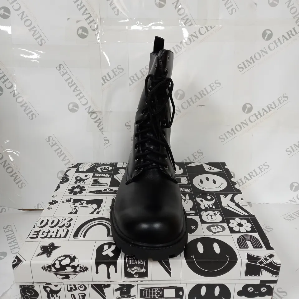 BOXED KOI FOOTWEAR THE STATEMENT ANIMAL FREE MENS MILITARY BOOTS SIZE 11