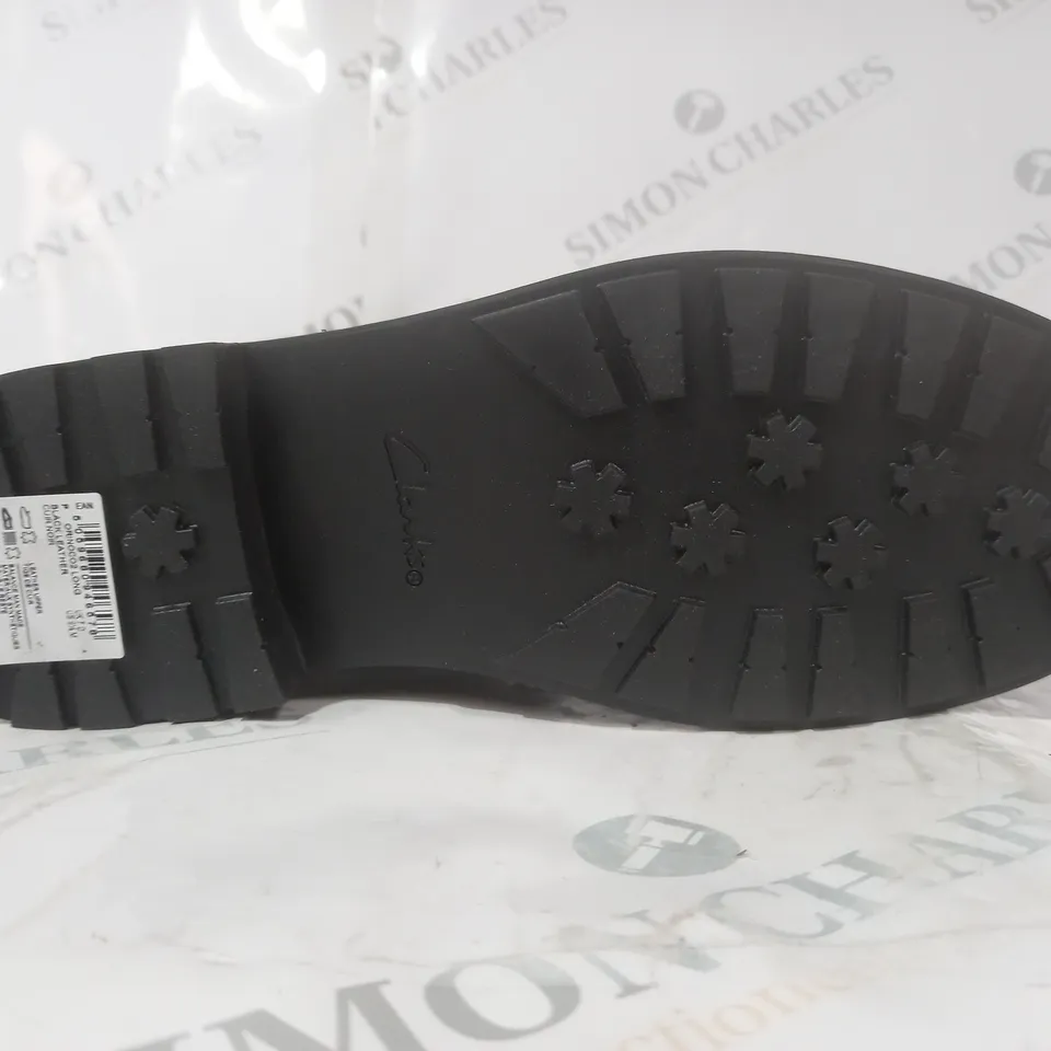 BOXED PAIR OF CLARKS ORINOCO2 LONG KNEE-HIGH BOOTS IN BLACK UK SIZE 7