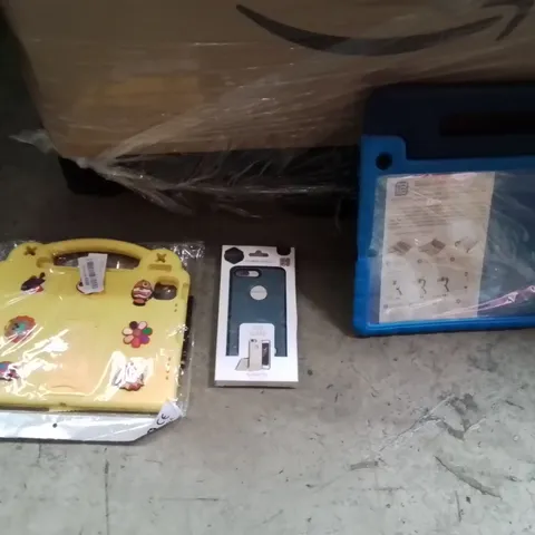 PALLET CONTAINING A LARGE QUANTITY OF PHONE CASES,SCREEN PROTECTORS 