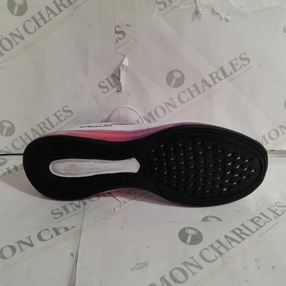 SKETCHERS 2.0 TRAINER - SIZE 7