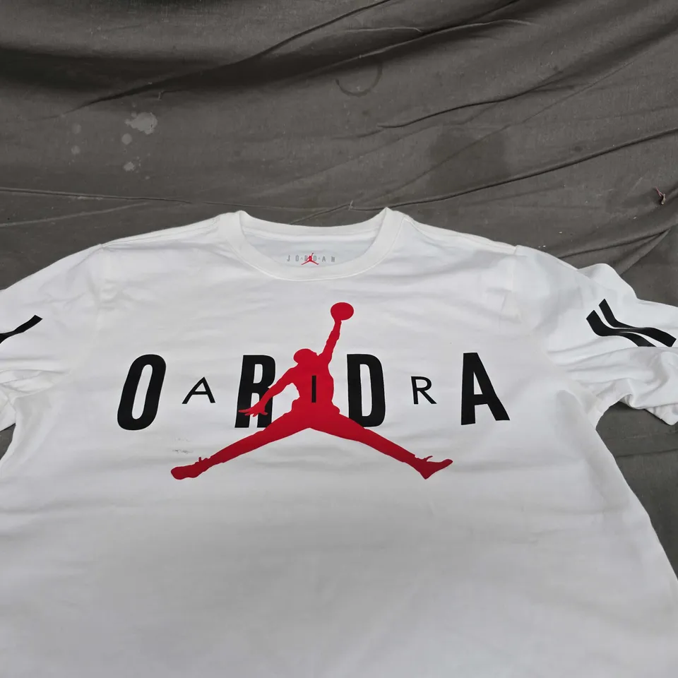 AIR JORDAN GRAPHIC TEE - SIZE SMALL