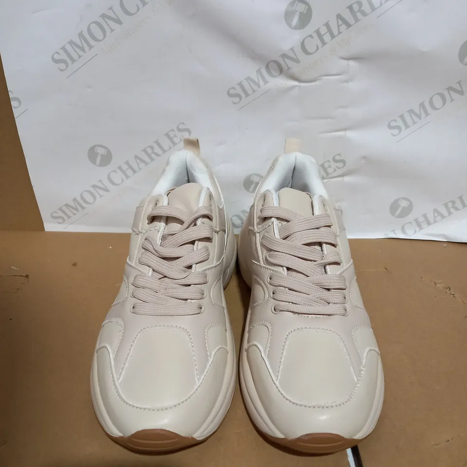 PAIR OF BOXED FUAX LEATHER PANELLED CHUNKY TRAINERS SIZE 6