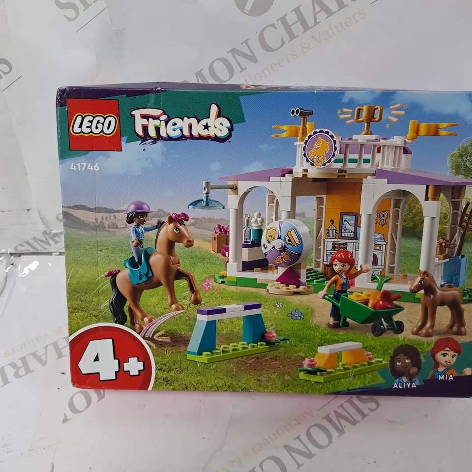 BOXED LEGO FRIENDS HORSE TRAINING SET - 41746 RRP £24.99