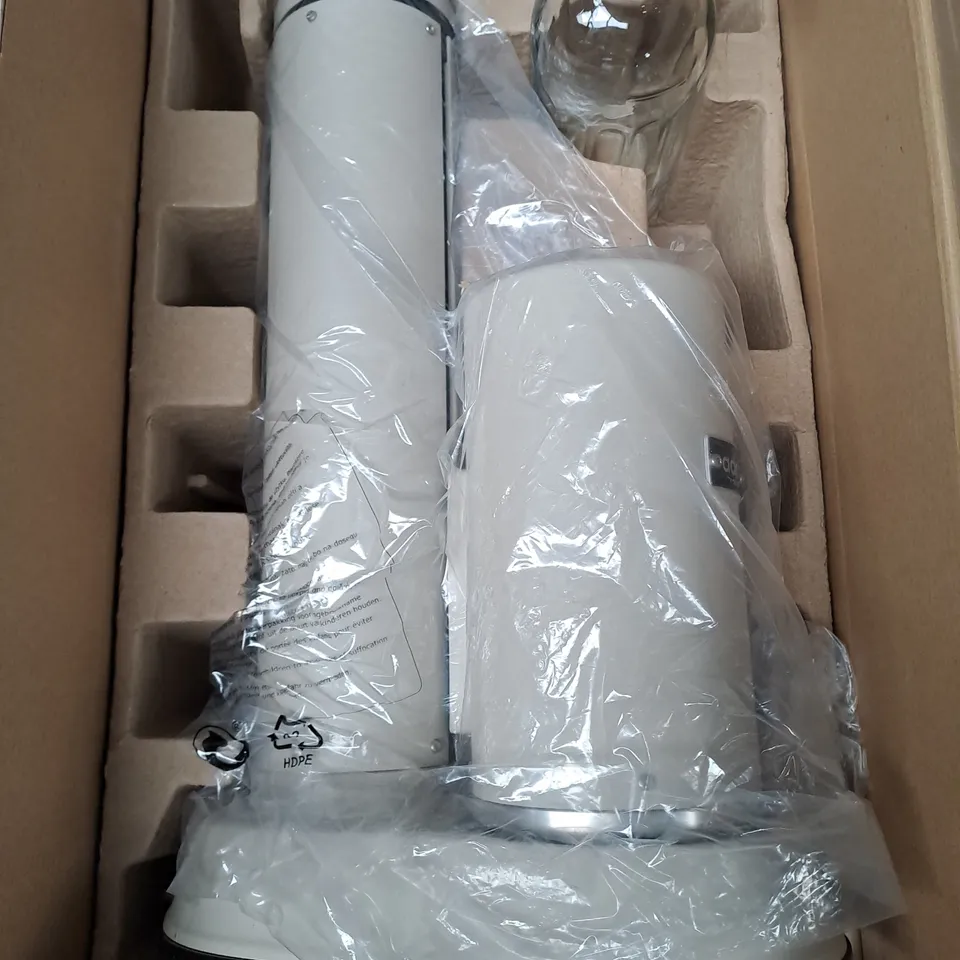 BOXED AARKE CARBONATOR PRO SPARKING WATER MAKER IN SAND