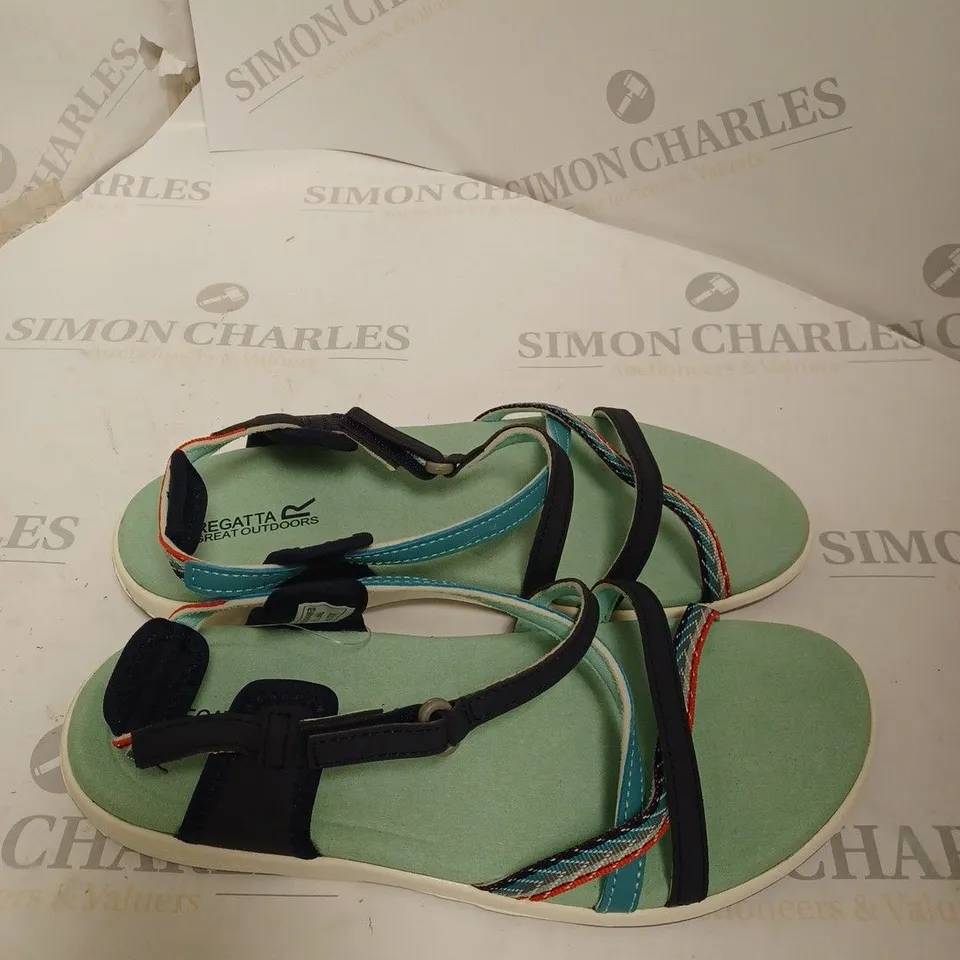 REGATTA LADY SANTA ROMA SANDALS SIZE 6