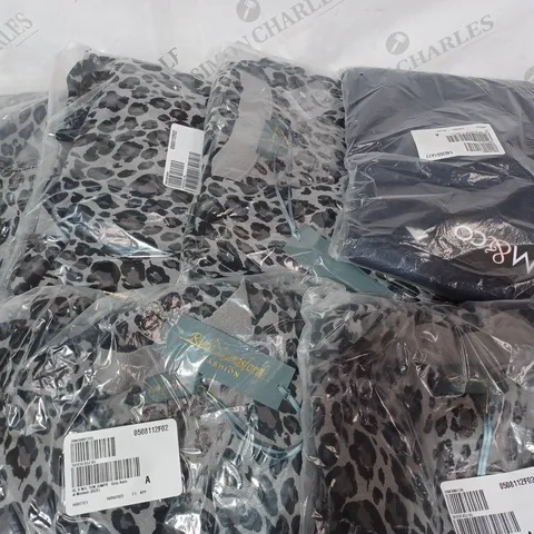 LOT OF 6 CLOTHING ITEMS TO INCUDE KIM AND CO - RUFTH LANGSFORD