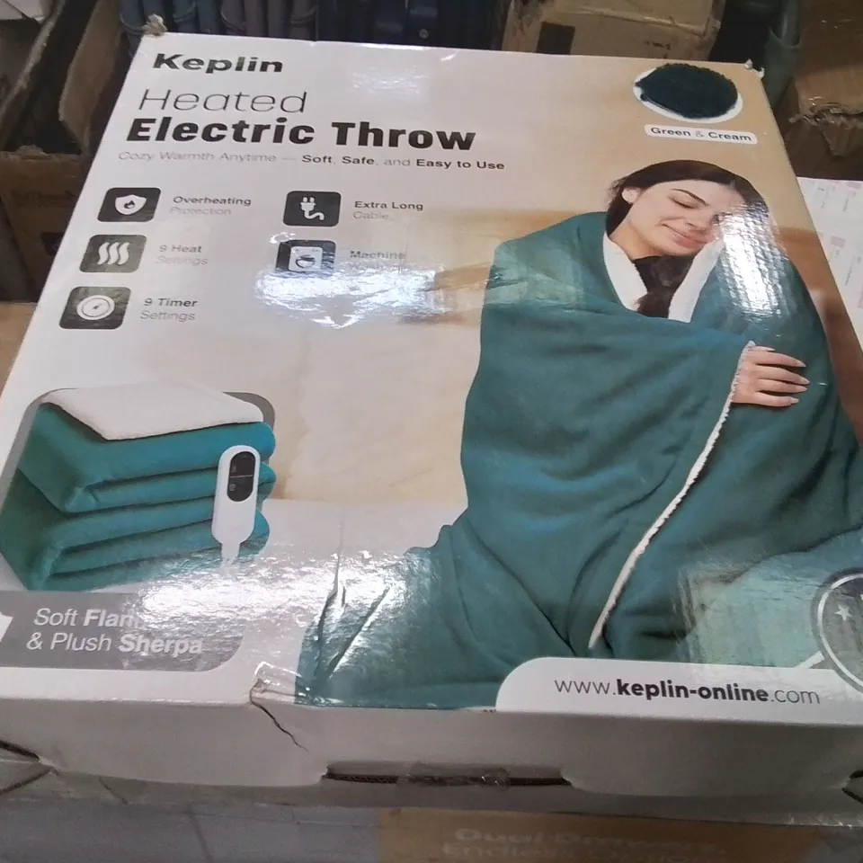 BOXED KEPLIN HEATED ELECTRIC THROW GREEN AND CREAM 
