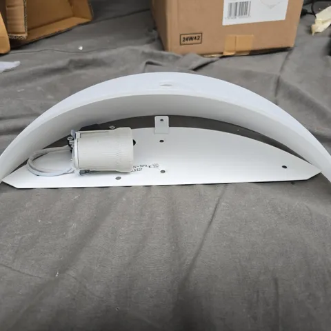 WELLES-1WBAB WHITE CURVED ARC LIGHT FIXTURE (A. BRASS)