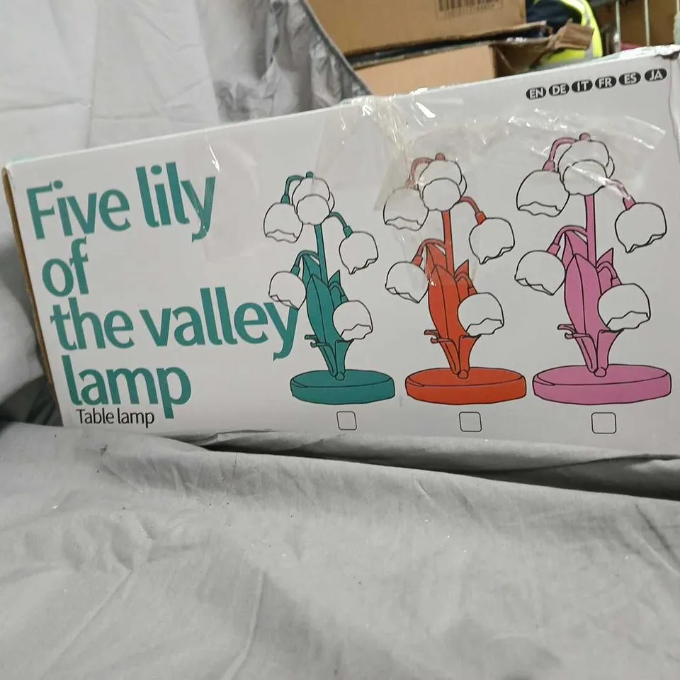 FIVE LILY OF THE VALLEY TABLE LAMP – BOXED