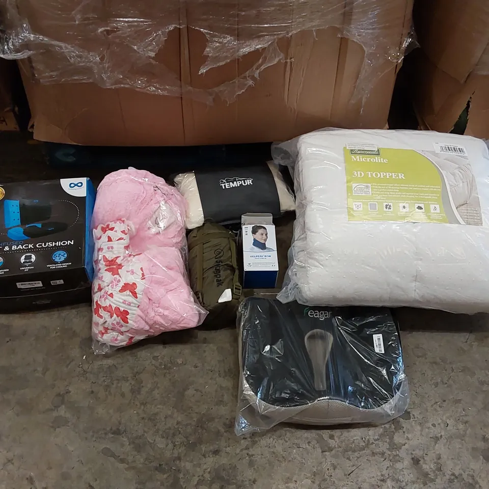 PALLET OF ASSORTED BEDROOM AND COMFORT BASED PRODUCTS TO INCLUDE; PILLOWS, SUPPORT SEAT CUSHIONS AND SIMILARLY RELATED GOODS 