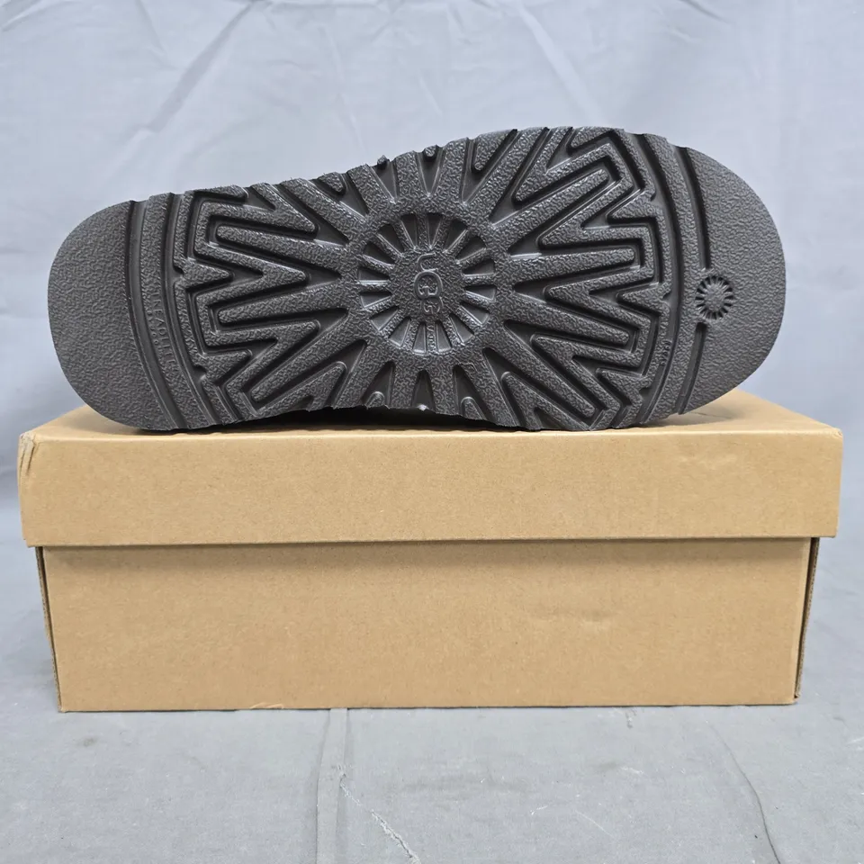 BOXED PAIR OF UGG CLASSIC MINI SHOES IN COFFEE SIZE UK 5.5