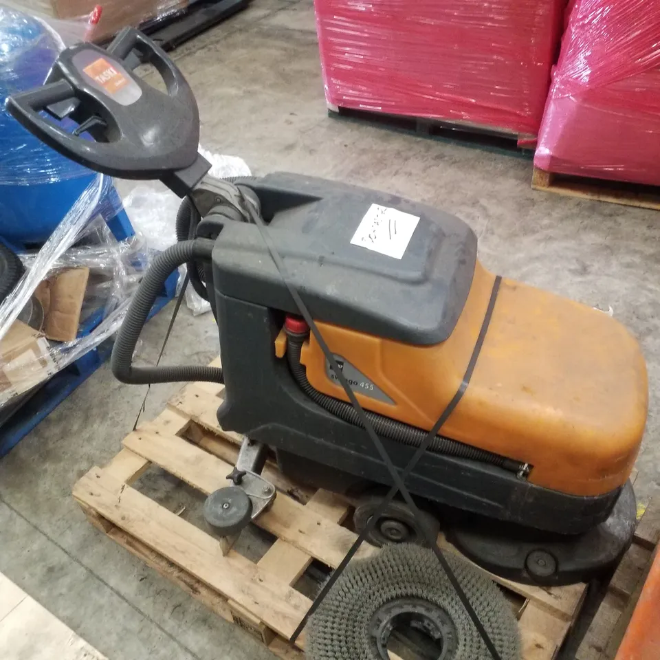 TASKI SWINGO 455 COMPACT AUTOMATIC SCRUBBER DRYER