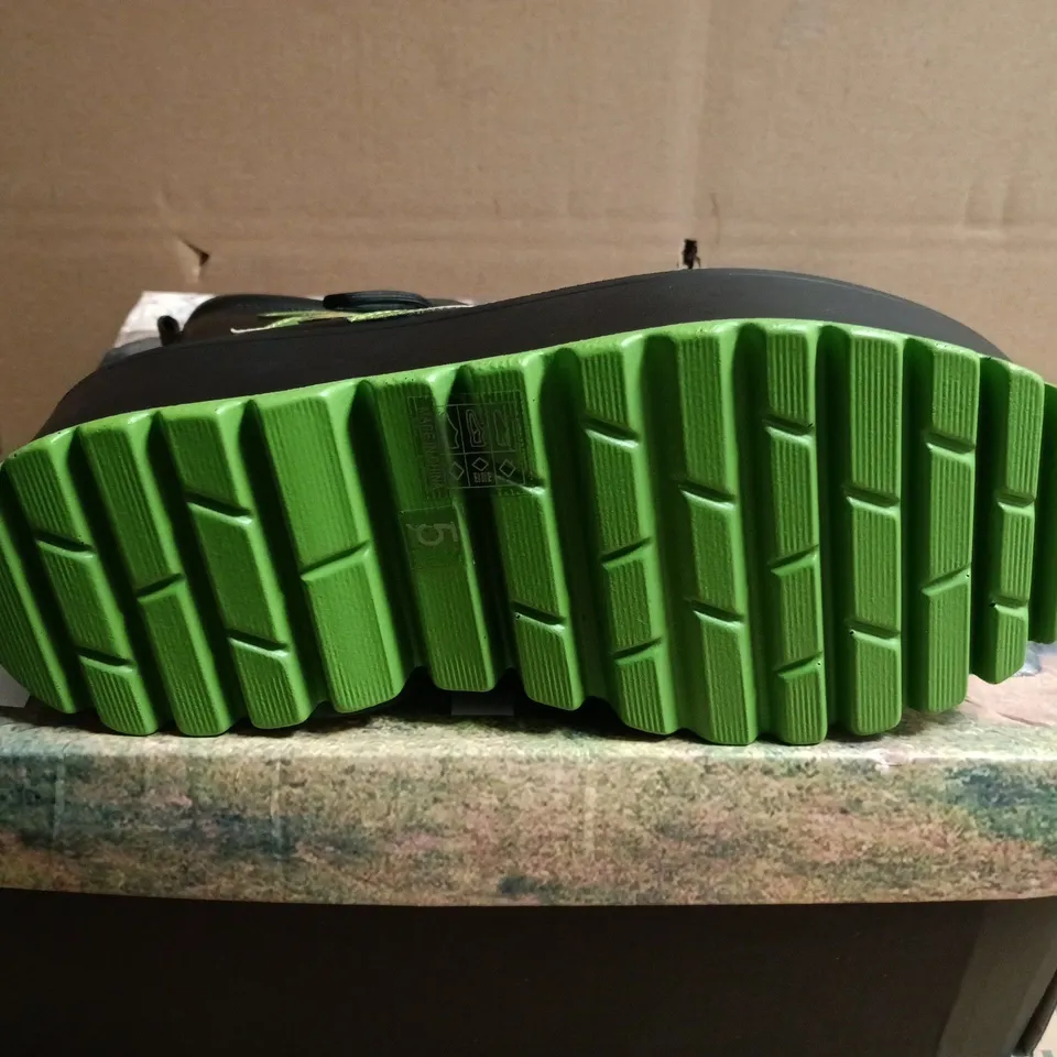 BOXED PAIR OF KOI CHA CHA CHA HOLOGRAM BOOTS - SIZE 5