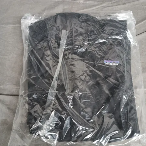 BAGGED PATAGONIA MEN'S TORRENT SHELL 3L RAIN JACKET – BLACK, XL