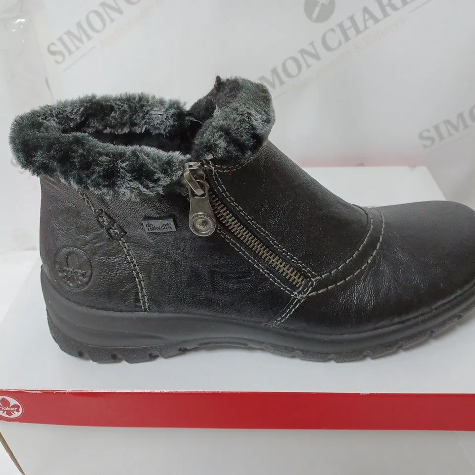 BOXED PAIR OF RIEKER ANKLE BOOTS WITH FUR CUFF, BLACK - SIZE 5