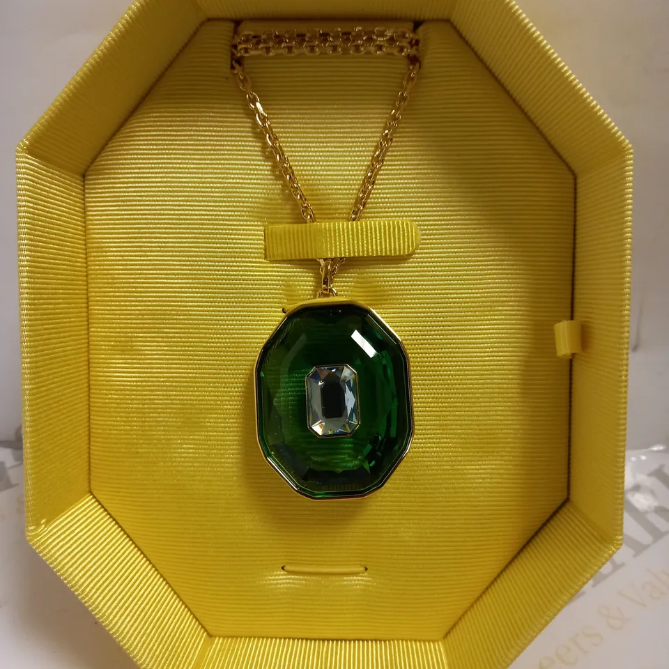 SWAROVSKI GOLD EFFECT NECKLACE WITH GREEN PENDANT