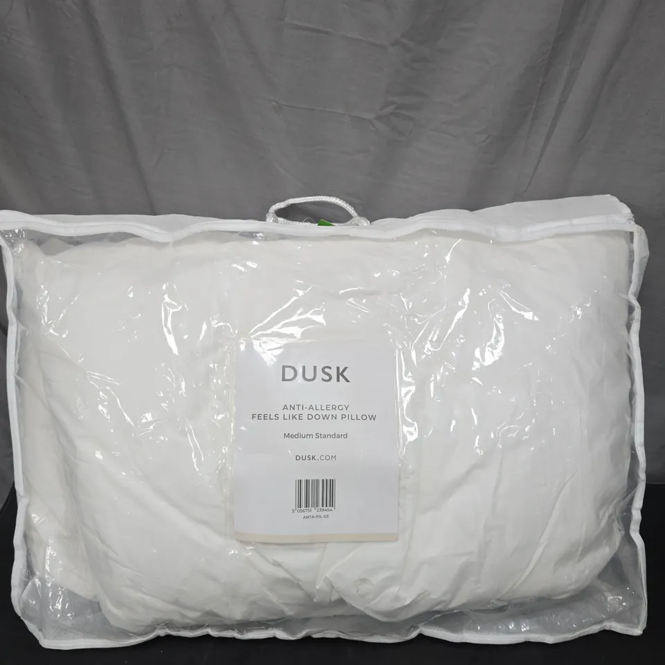 DUSK ANTI-ALLERGY PILLOW – MEDIUM STANDARD (FEELS LIKE DOWN) 1 PAIR