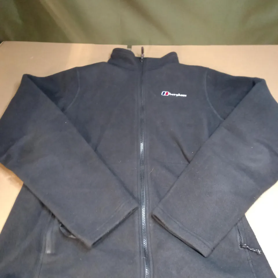 BERGHAUS FLEECED JACKET SIZE LARGE