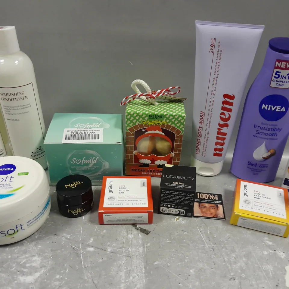 12 ASSORTED BEAUTY PRODUCTS TO INCLUDE NIVEA BODY LOTION, NIVEA MOISTURISING CREAM, HUDA BEAUTY SETTING POWDER, ETC 