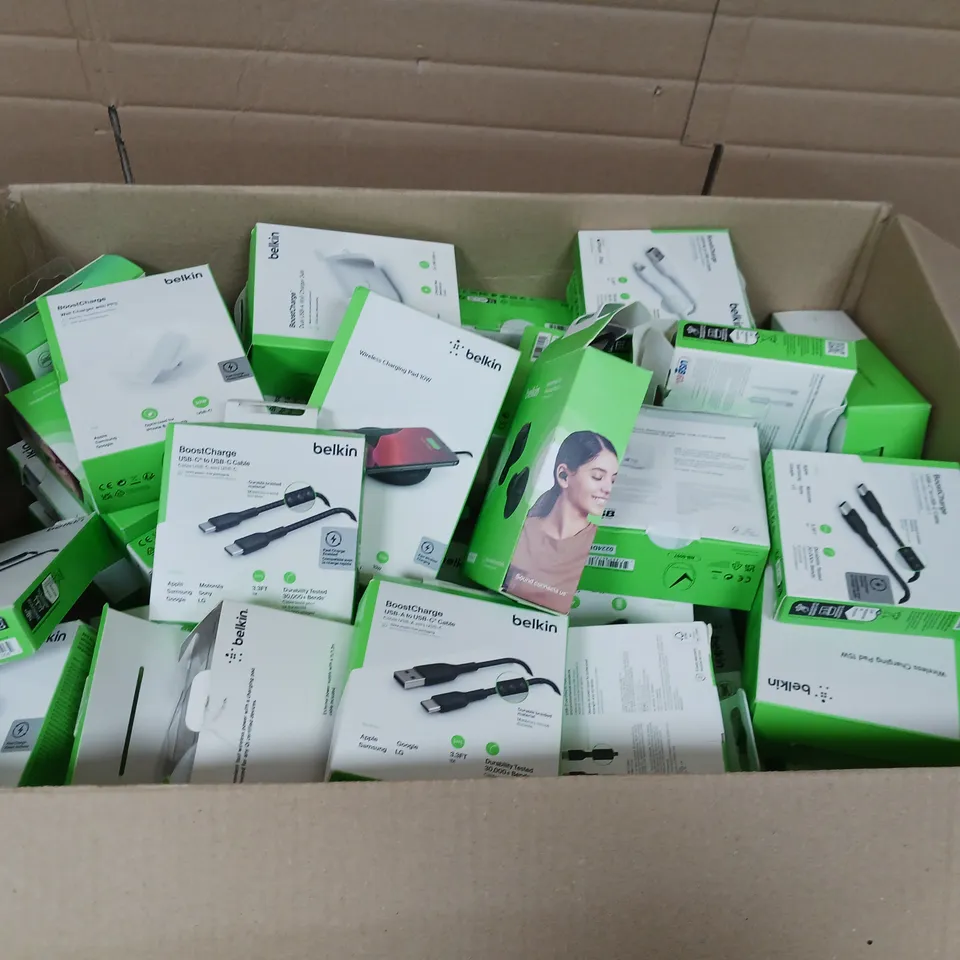 APPROXIMATELY 30 BELKIN ELECTRICAL PRODUCTS TO INCLUDE CHARGING CABLES, POWER ADAPTERS AND EAR BUDS