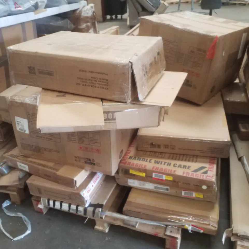 PALLET CONTAINING ASSORTED FLATPACK FURNITURE PARTS