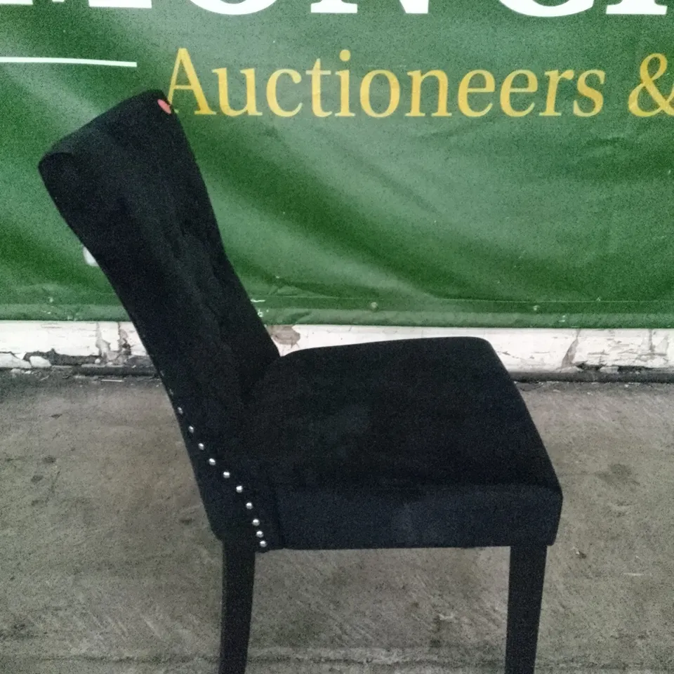 KENSINGTON BLACK VELVET BUTTON BACK DINING CHAIR WITH BLACK LEG