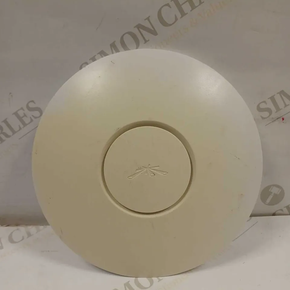 UNIFI AP PRO (UAP PRO) INDOOR/OUTDOOR ACCESS POINT 