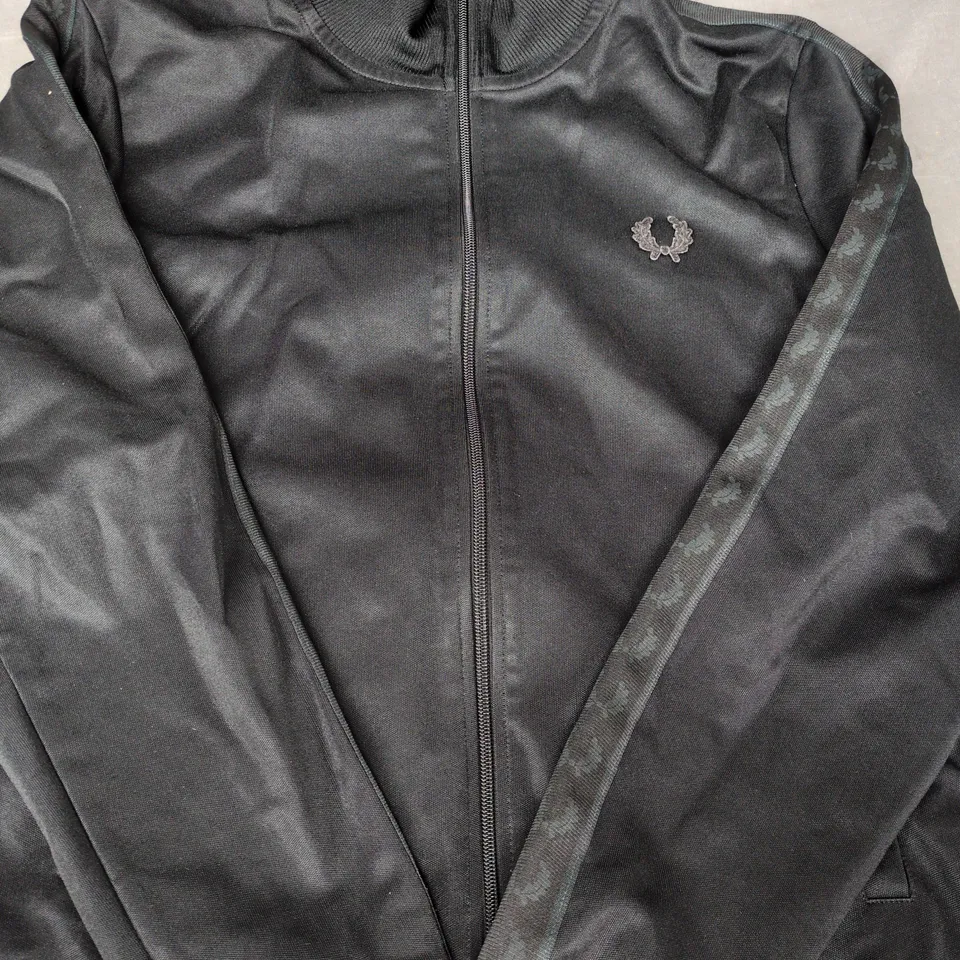 FRED PERRY SPORTSWEAR BLACK ZIP-UP JACKET SIZE LARGE