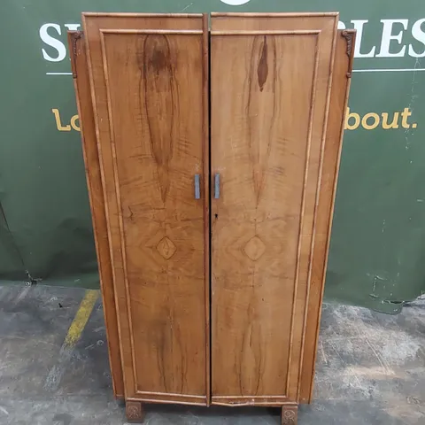 ANTIQUE MID-20TH CENTURY STYLE CABINET 