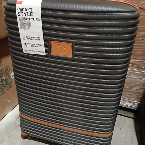 IT LUGGAGE IMPACT STYLE HARD-SIDE SUITCASE – 70.5 X 50 X 30 CM (+7.6 CM EXPANSION) – 4.1 KG – DESIGNED IN THE UK