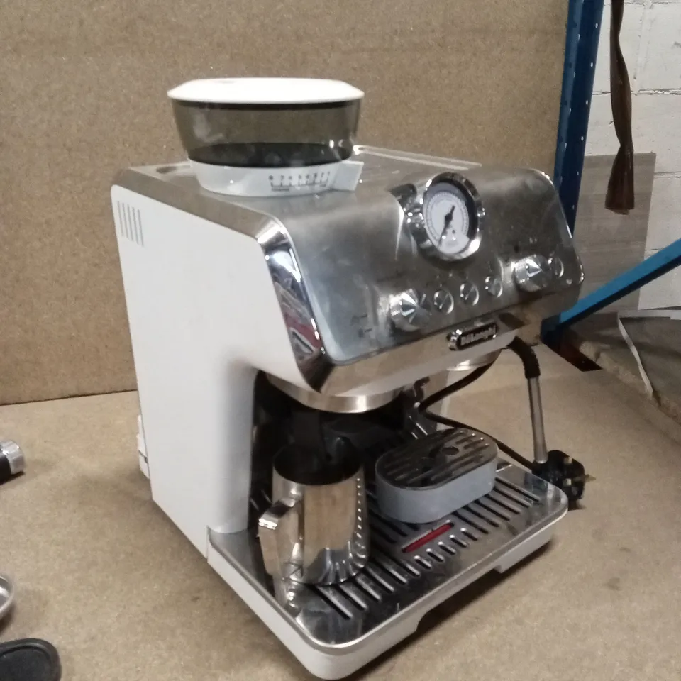 BOXED DE'LONGHI LA SPECIALISTA ARTE EC9155.W COFFEE MACHINE, WHITE