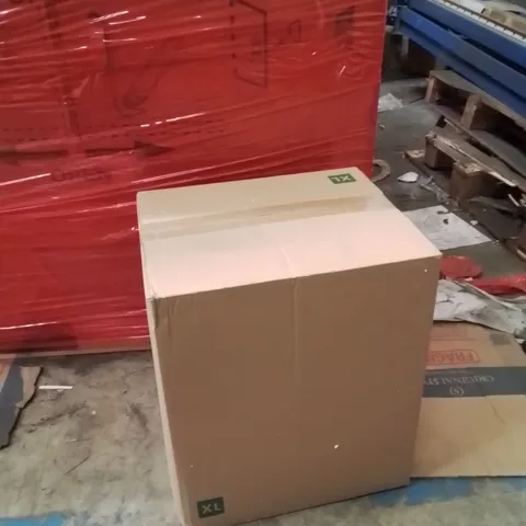 PALLET CONTAINING A LARGE QUANTITY OF SENSALOU ADULT MAXI PADS XL