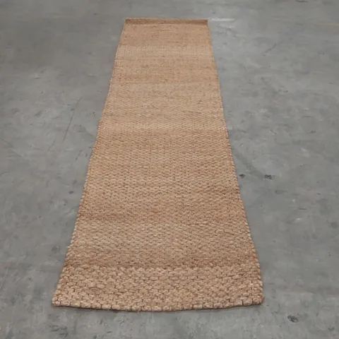 QUALITY DESIGNER AREA RUG - APPROXIMATELY 300 x 83cm