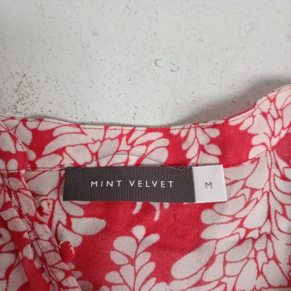 MINT VELVET WOMEN'S RED LEAF PRINT TOP, SIZE M