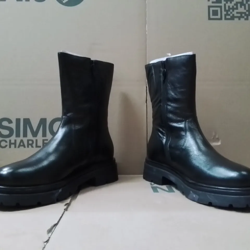 BOXED BRAND NEW APPROXIMATELY 5 SIMPLY BE BREENER WIDE SHOES BLACK SIZE 7