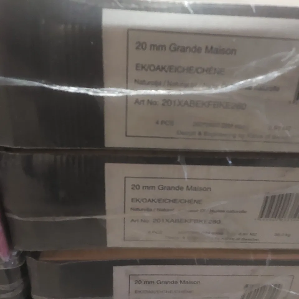 PALLET CONTAINING APPROXIMATELY 24x PACKS OF BRAND NEW KAHRS GRANDE MAISON OAK FLOORING - 2.91M² PP