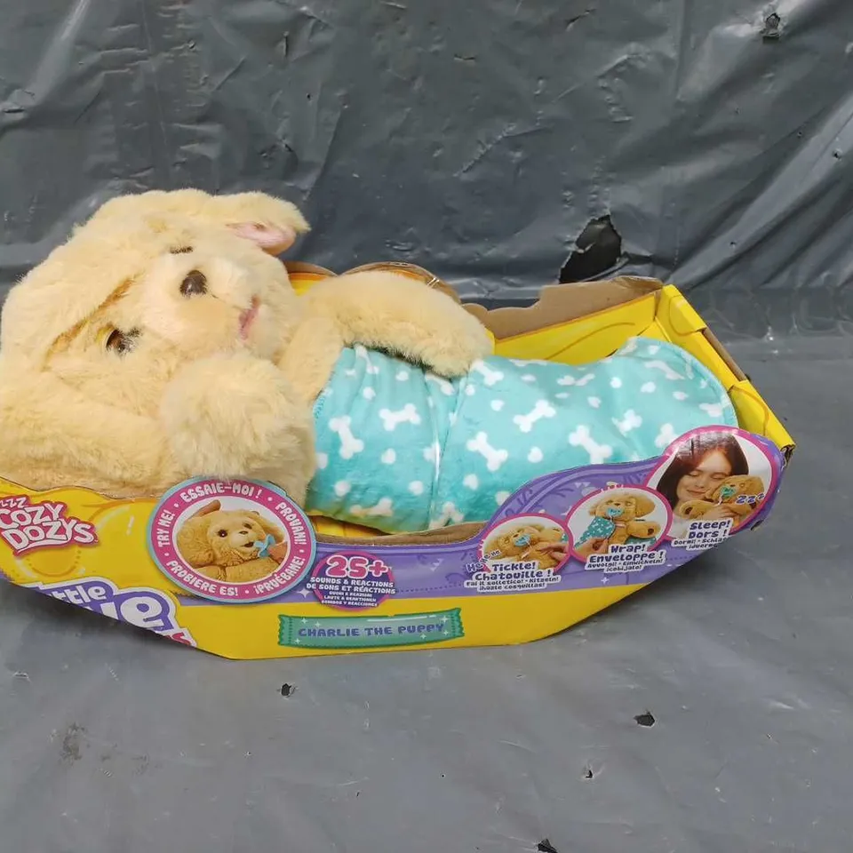 LIVE LITTLE PETS CHARLIE THE PUPPY COZY DOZYS 