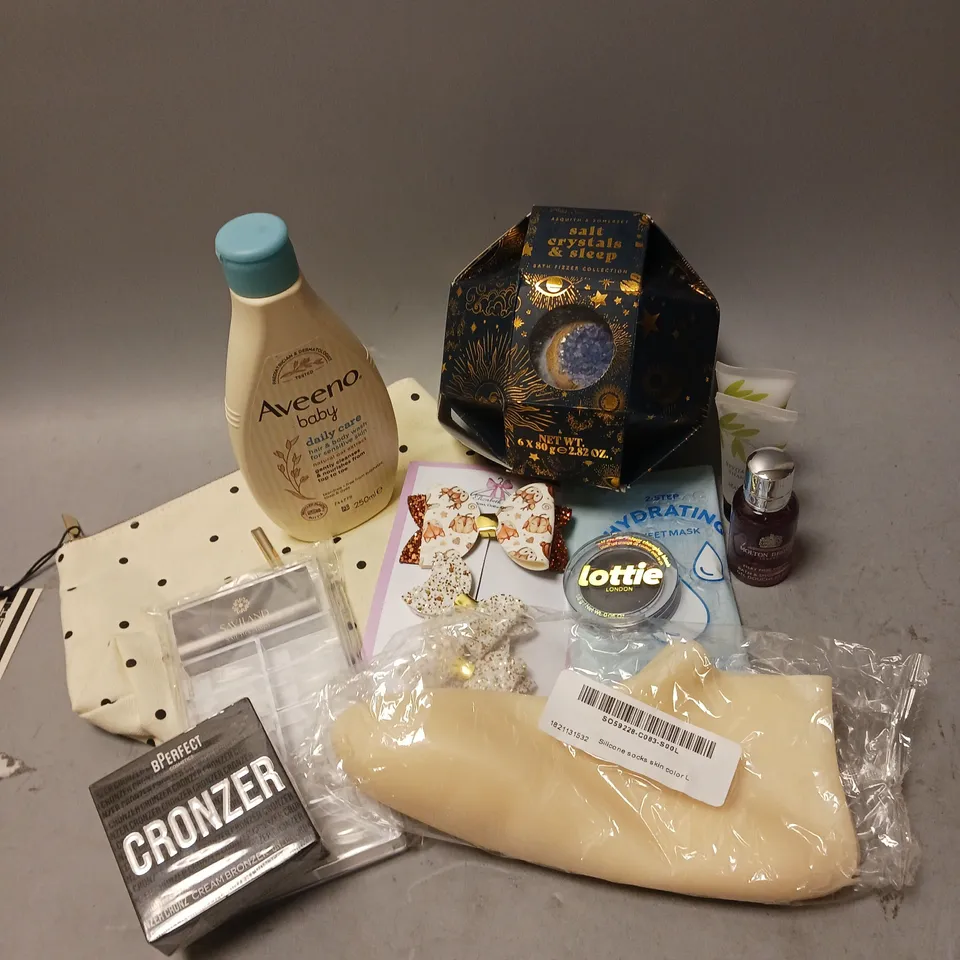 BOX OF APPROXIMATELY 12 COSMETIC ITEMS TO INCLUDE - LOTTIE LONDON COLOUR CHANGING BLUSH - BPERFECT CRONZER - AVEENO BABY HAIR & BODY WASH - ETC 