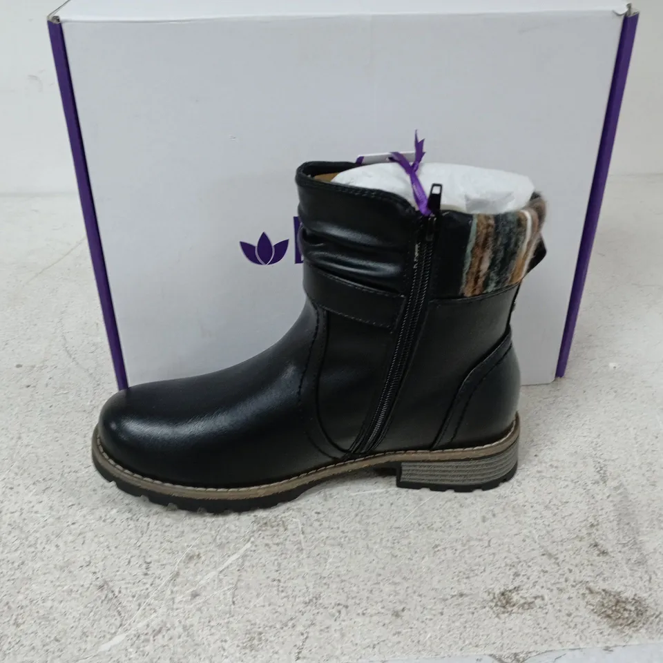 BOXED PAIR OF LOTUS TRIANA BOOTS IN BLACK - EU 38