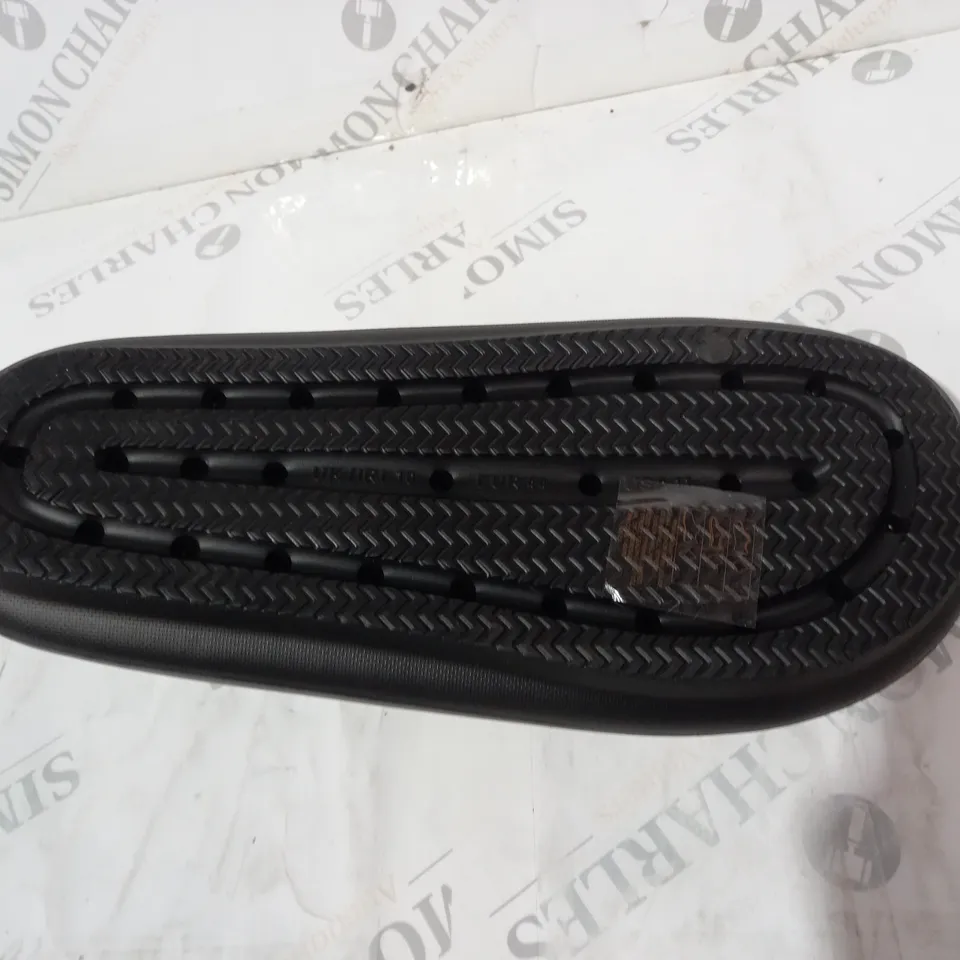 BLACK PLASTIC SLIDERS SIZE 10